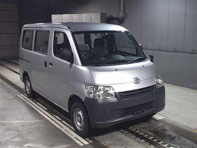 2300 Toyota Town ace van S412M 2017 г. (JU Gifu)